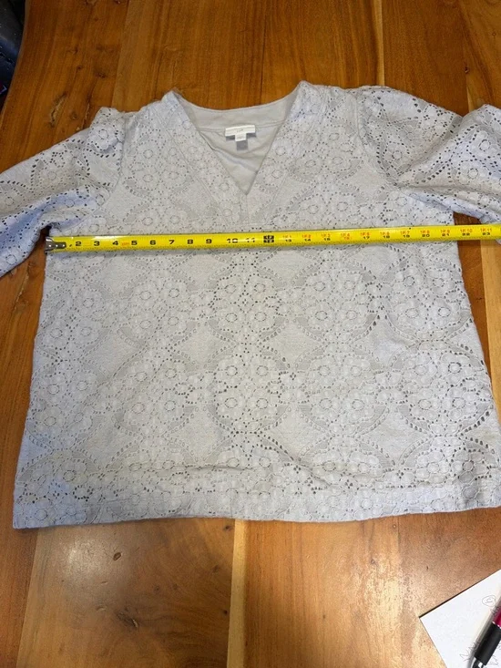 J. Jill Romantic Lace Overlay Blouse Light Gray Medium (VGUC) - Picture 11 of 13